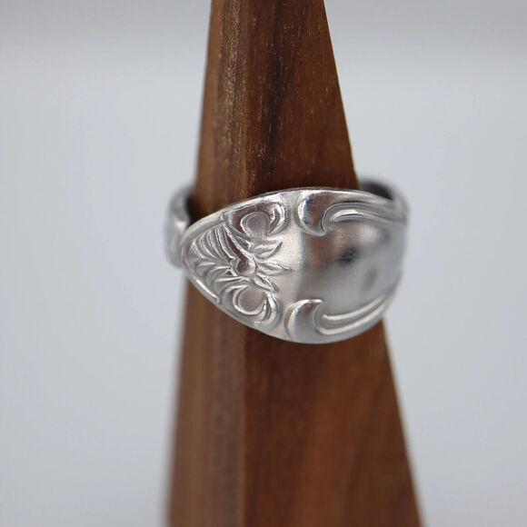 Royal Coronation Spoon Ring Size 11 Floral Leaf Stainless Steel Polished Vintage - Picture 2 of 10